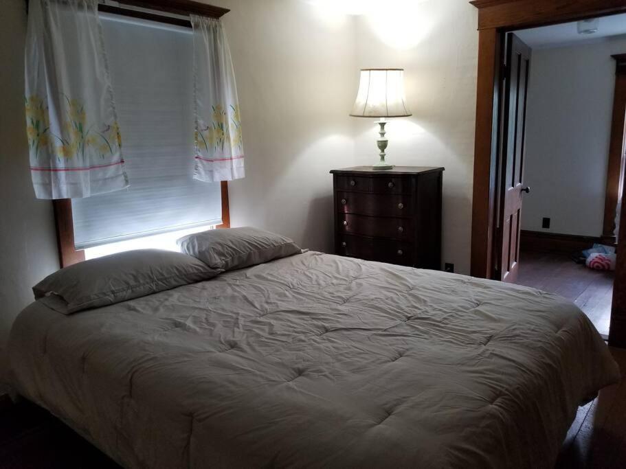 BaseCampWV-Durbin. Spacious 4 bedroom house w/yard Exterior foto