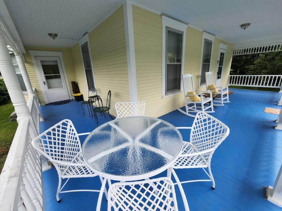 BaseCampWV-Durbin. Spacious 4 bedroom house w/yard Exterior foto