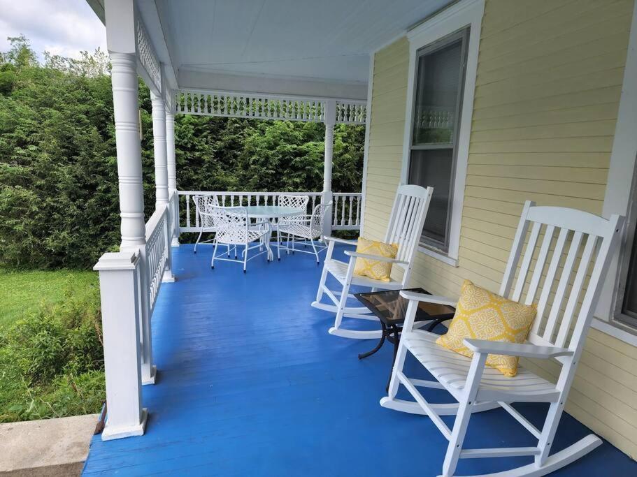 BaseCampWV-Durbin. Spacious 4 bedroom house w/yard Exterior foto